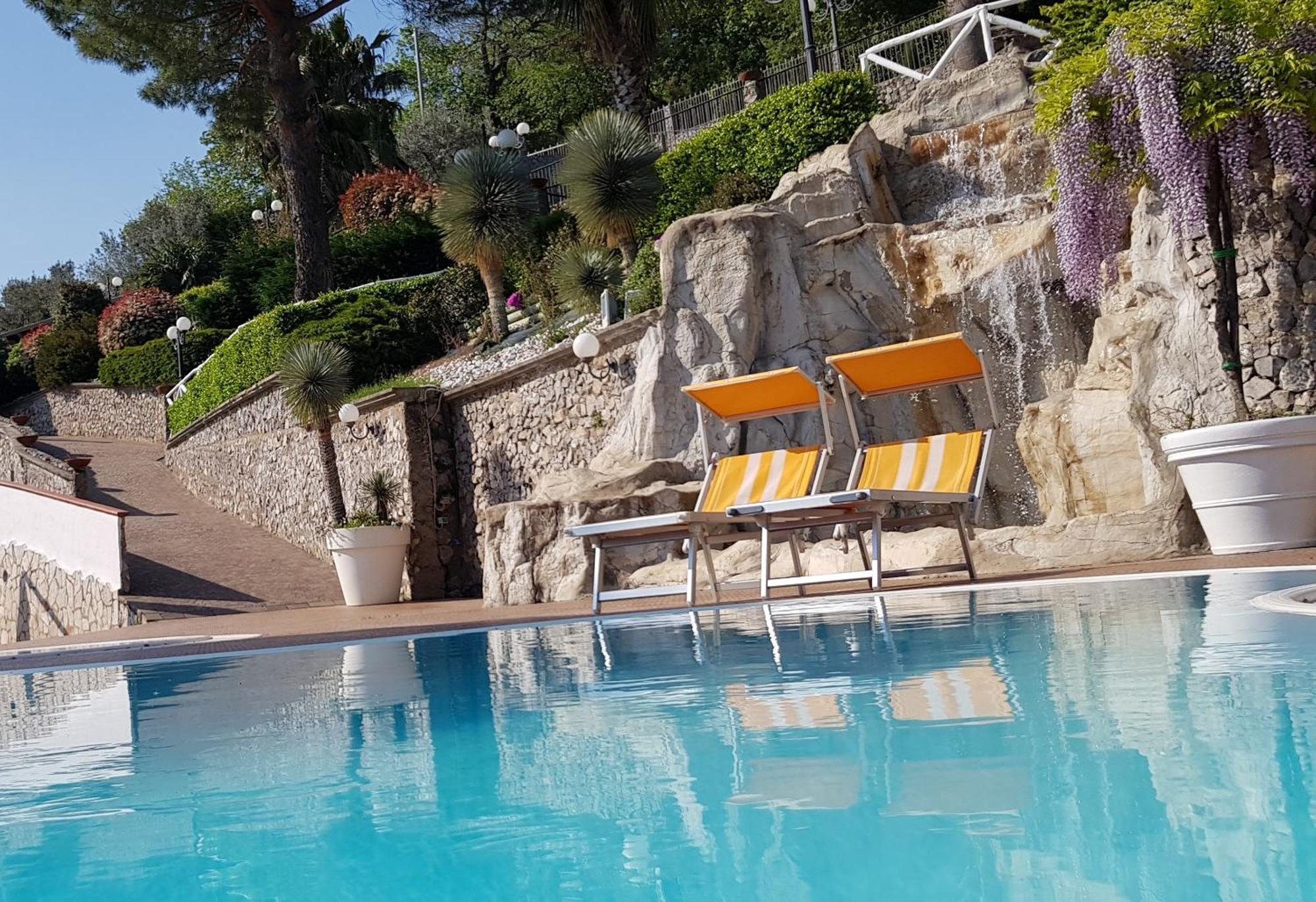Villa Al Rifugio 카바드티레니 외부 사진